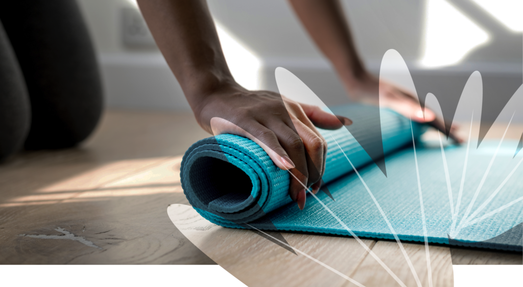 Pilates_angers-1024×563 un tapis de sport enroulé